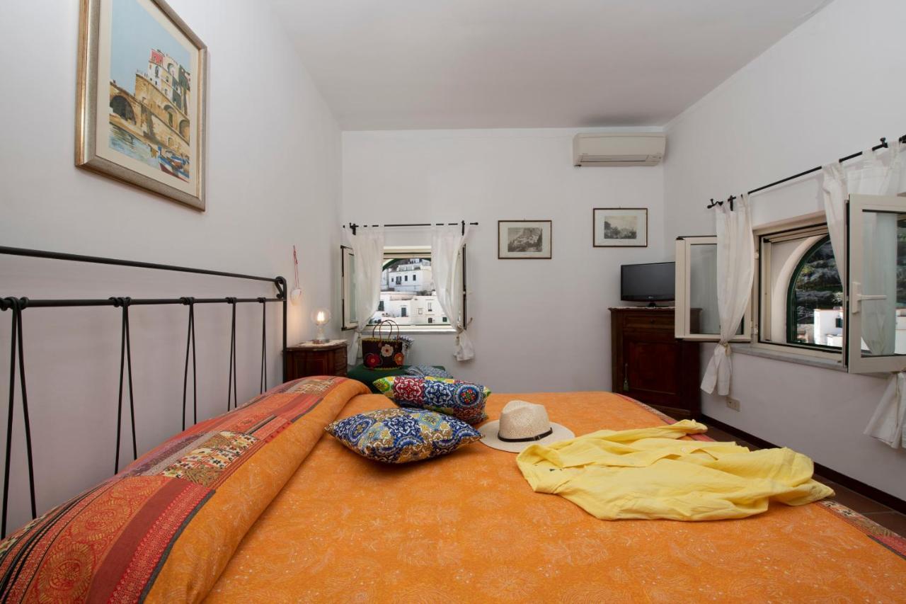 La Casa Di Carmela - Amalfi Coast Apartment Atrani Bagian luar foto